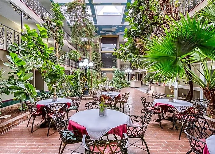 Hotel Garden Cove