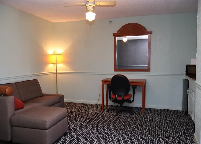 Garden Cove Hotel 3*