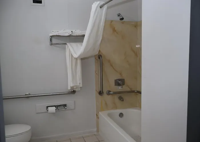 Hotel Garden Cove Tulsa