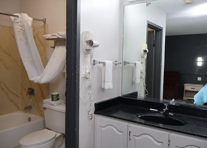 Garden Cove Hotel Tulsa